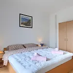Апартаменты Mit Waschmaschine, Privater Parkplatz Und Grosse Terrasse Samt Grillplatz Банджоле