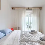 Mit Waschmaschine, Privater Parkplatz Und Grosse Terrasse Samt Grillplatz * Банджоле