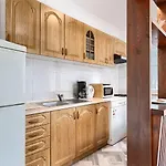 Mit Waschmaschine, Privater Parkplatz Und Grosse Terrasse Samt Grillplatz Апартаменты Банджоле